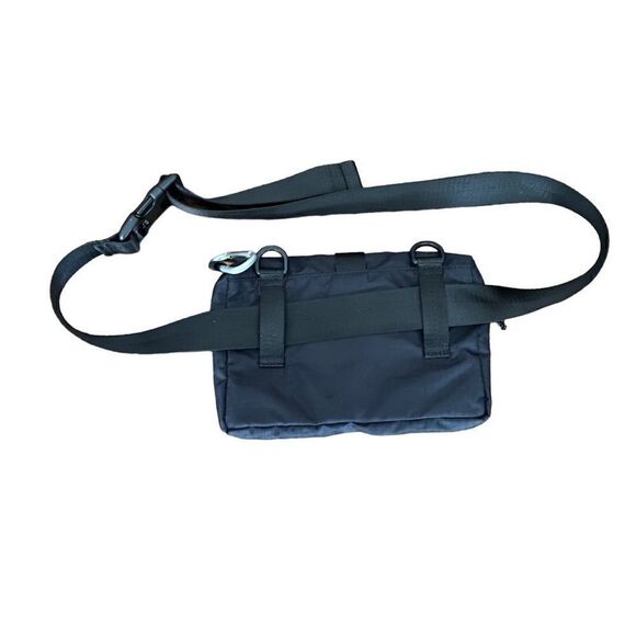 Athleta Oslo Crossbody Waistbag Black - Picture 3 of 5